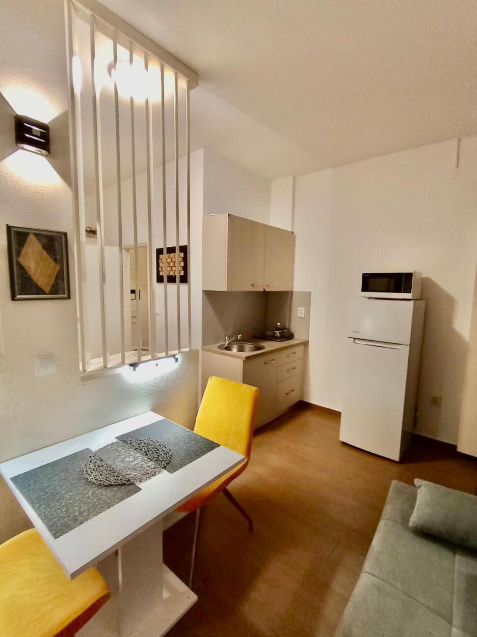 Studio Apartment With Pool Pula Luaran gambar